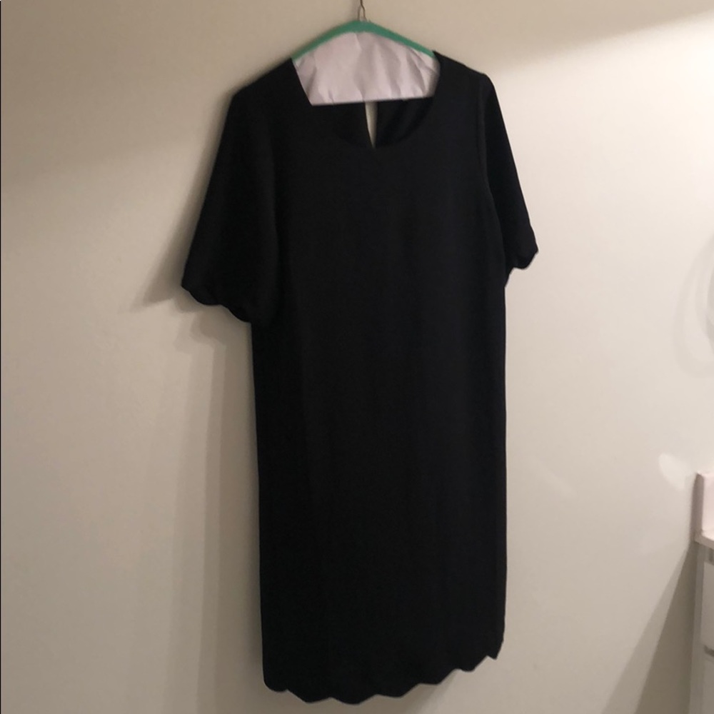 Cute shift dress!
